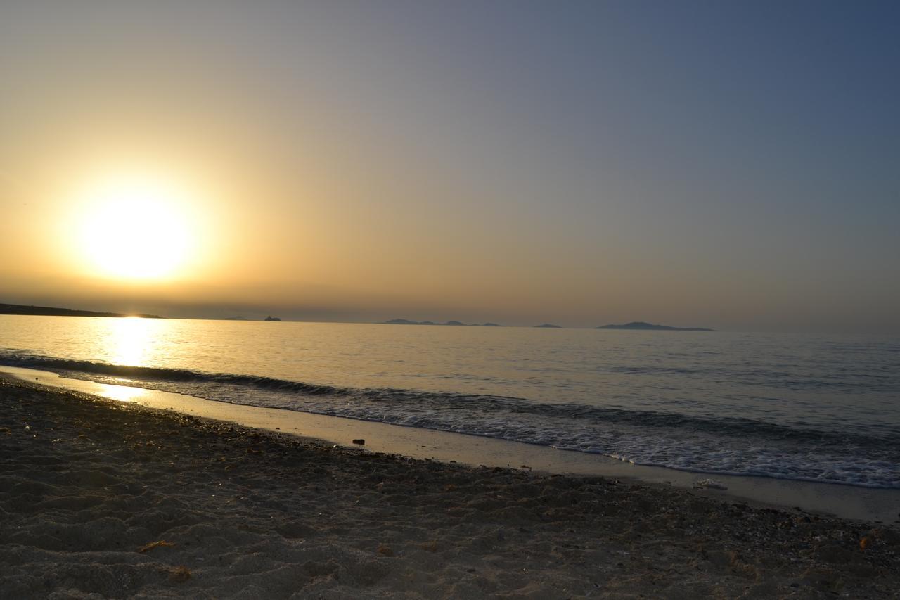 Miramare Struttura Sulla Spiaggia プラタモナ エクステリア 写真