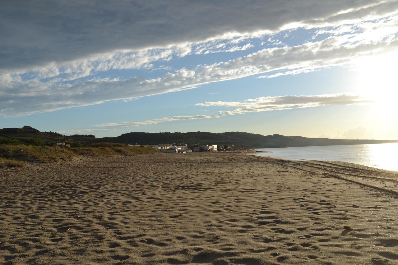 Miramare Struttura Sulla Spiaggia プラタモナ エクステリア 写真