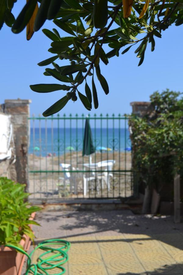 Miramare Struttura Sulla Spiaggia プラタモナ エクステリア 写真